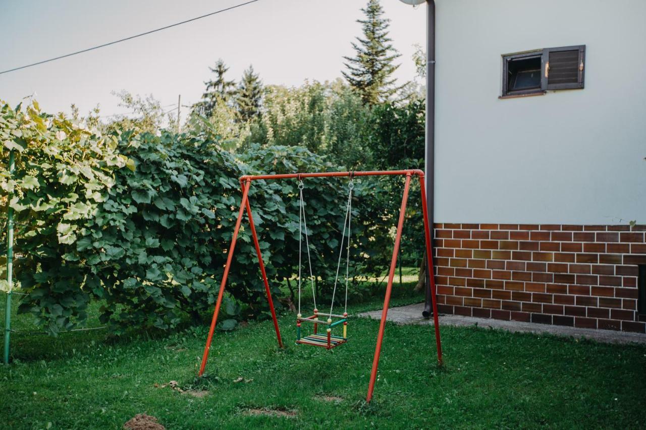 Apartman Vejama Josipdol Exterior foto