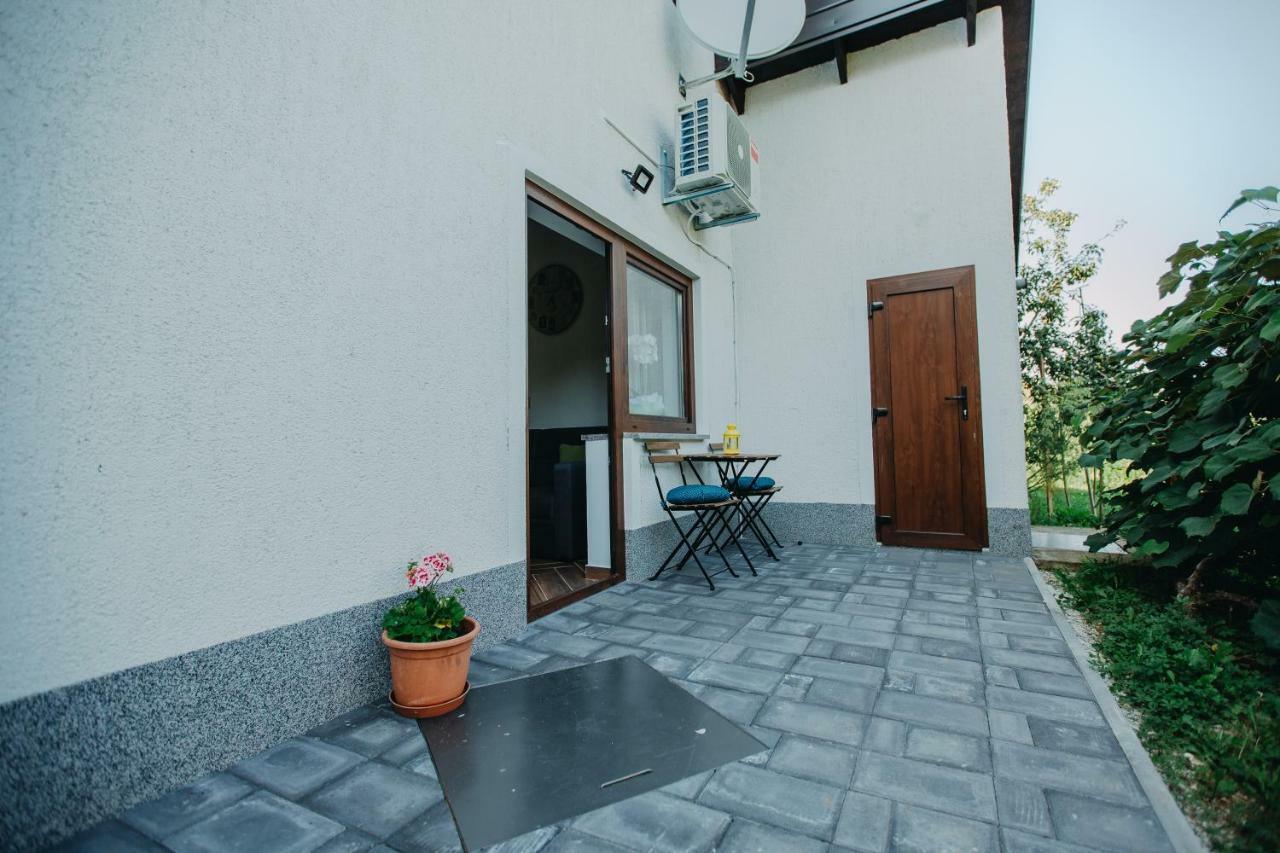 Apartman Vejama Josipdol Exterior foto